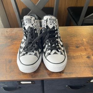 Converse size 8